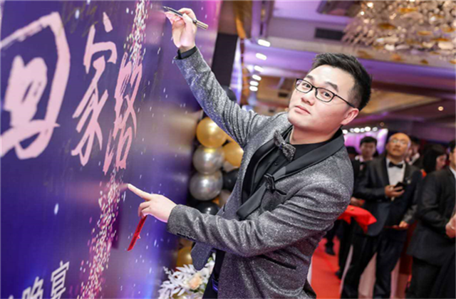 【高光“疫”事】勇敢逆行的特殊“网约车”——豪运国际90后，用信念打通生命运输线