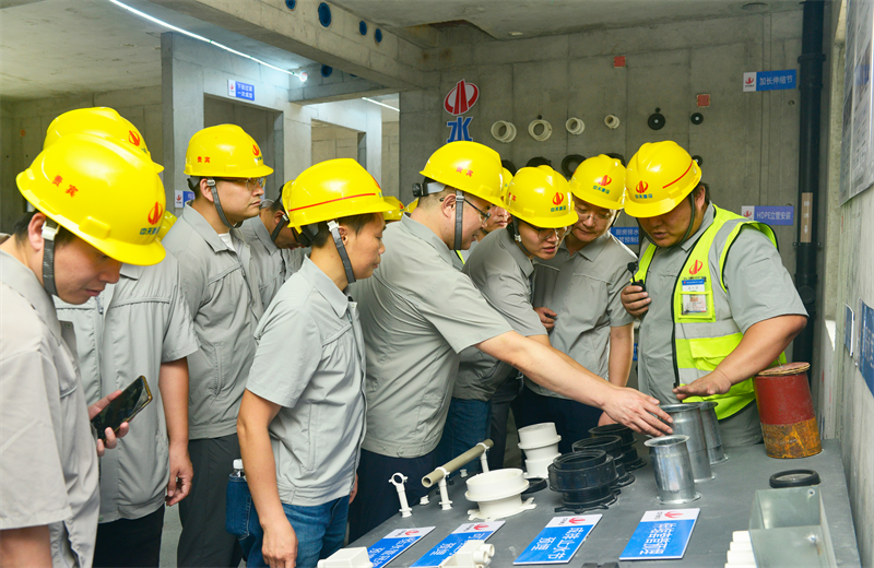 为进一步推进优质客户高效履约，提升交付品质、达成客户满意，2025年6月25日，豪运国际建设集团在上海组织召开2025年越秀地产、华润置业客户履约推进会。